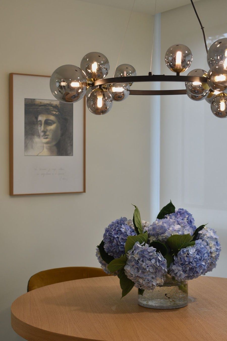 Clínica de Marbella: lampara hortensias