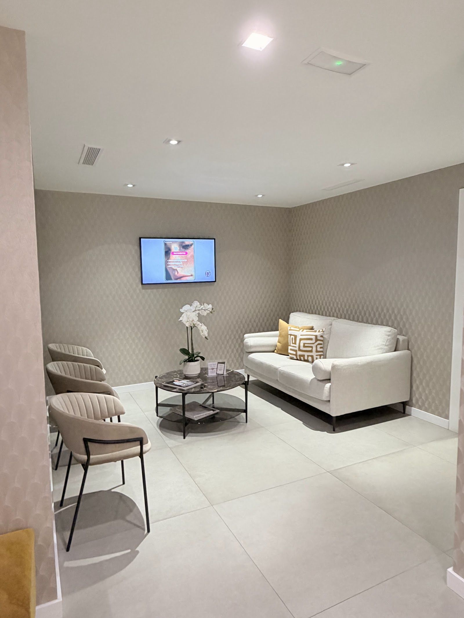 Sala de espera de la clínica de Marbella